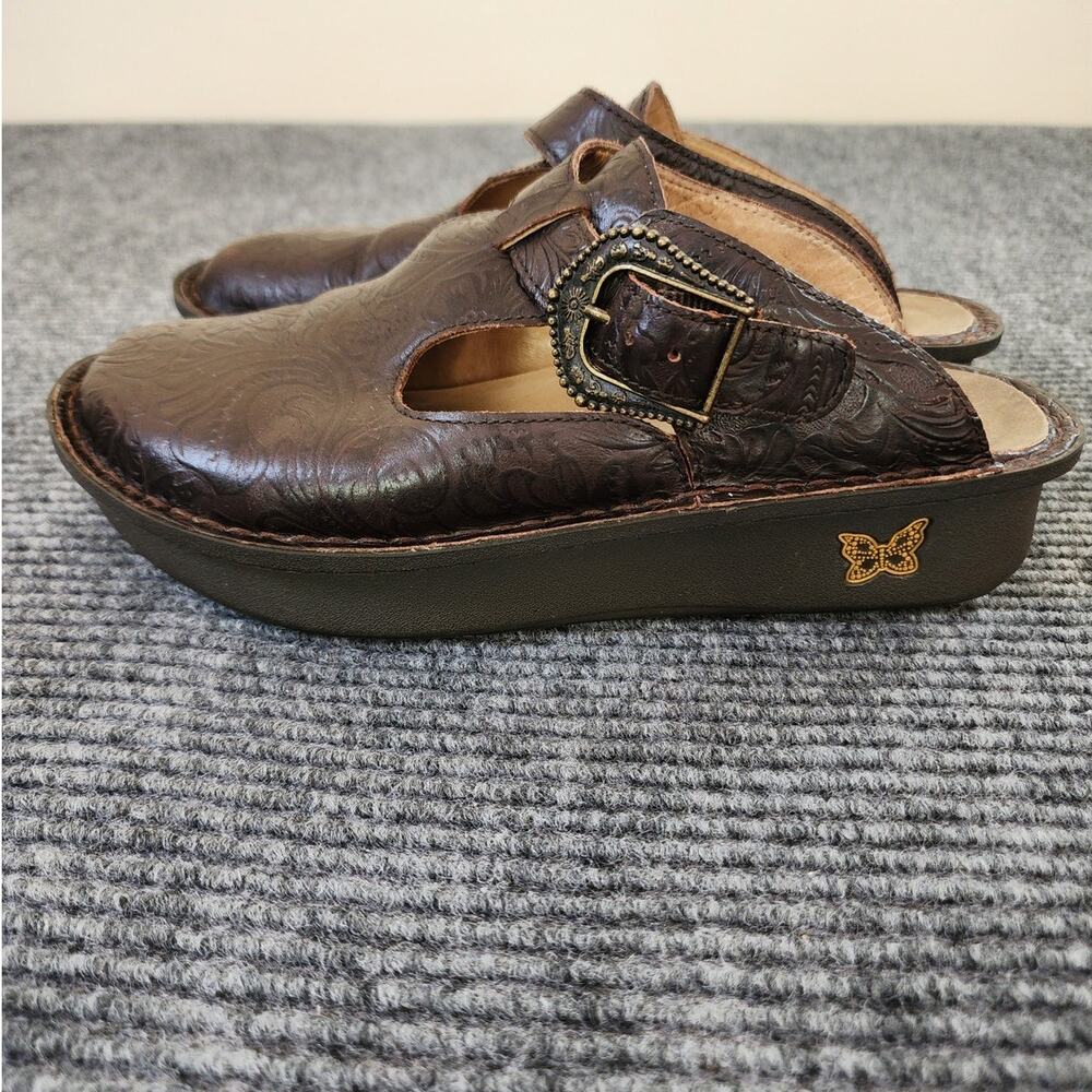 Alegria Womens Size 37 Embossed Brown Leather Classic Clogs Adjustable Buckle - Picture 3 of 11
